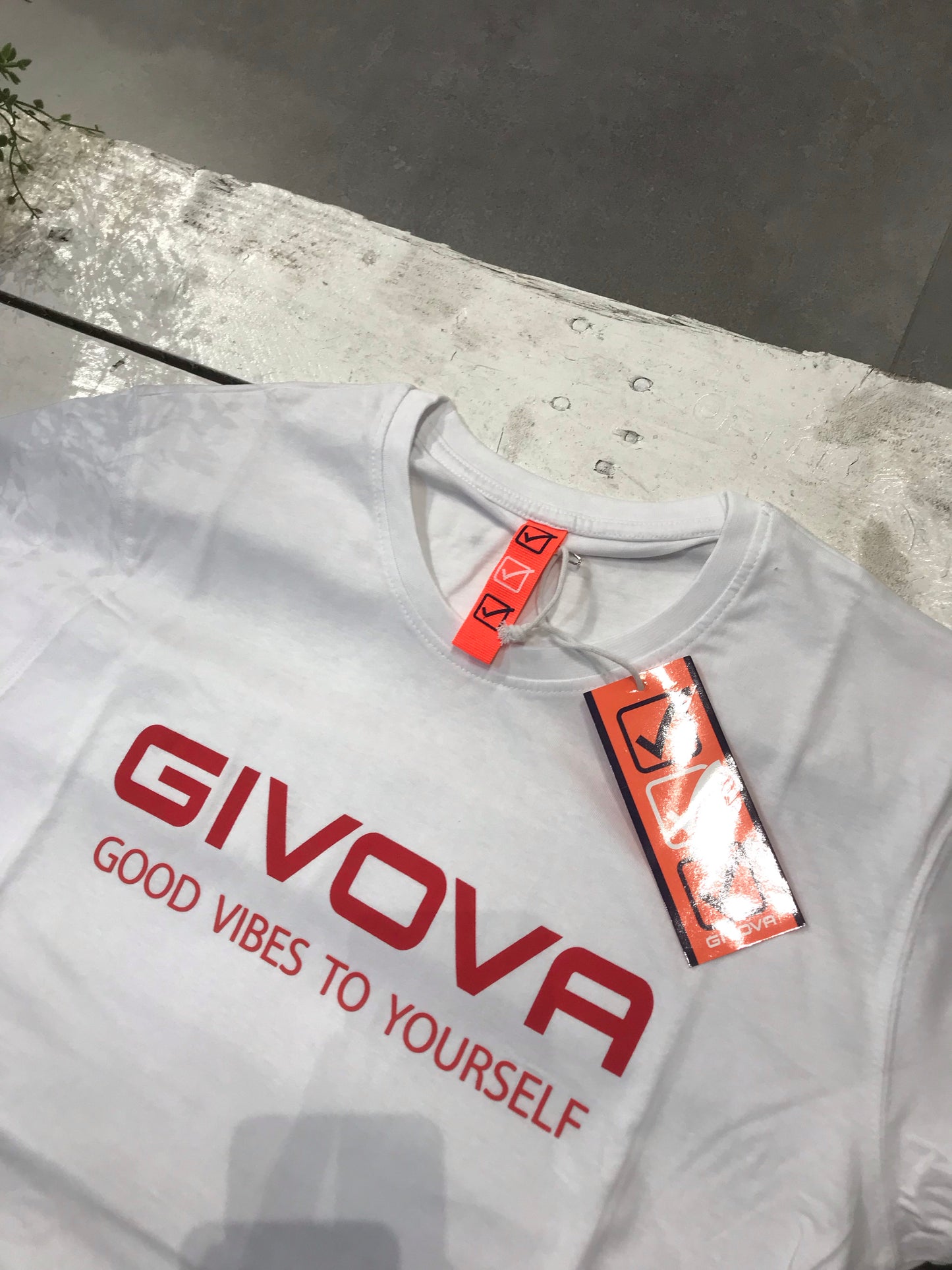 T-Shirt GIVOVA
