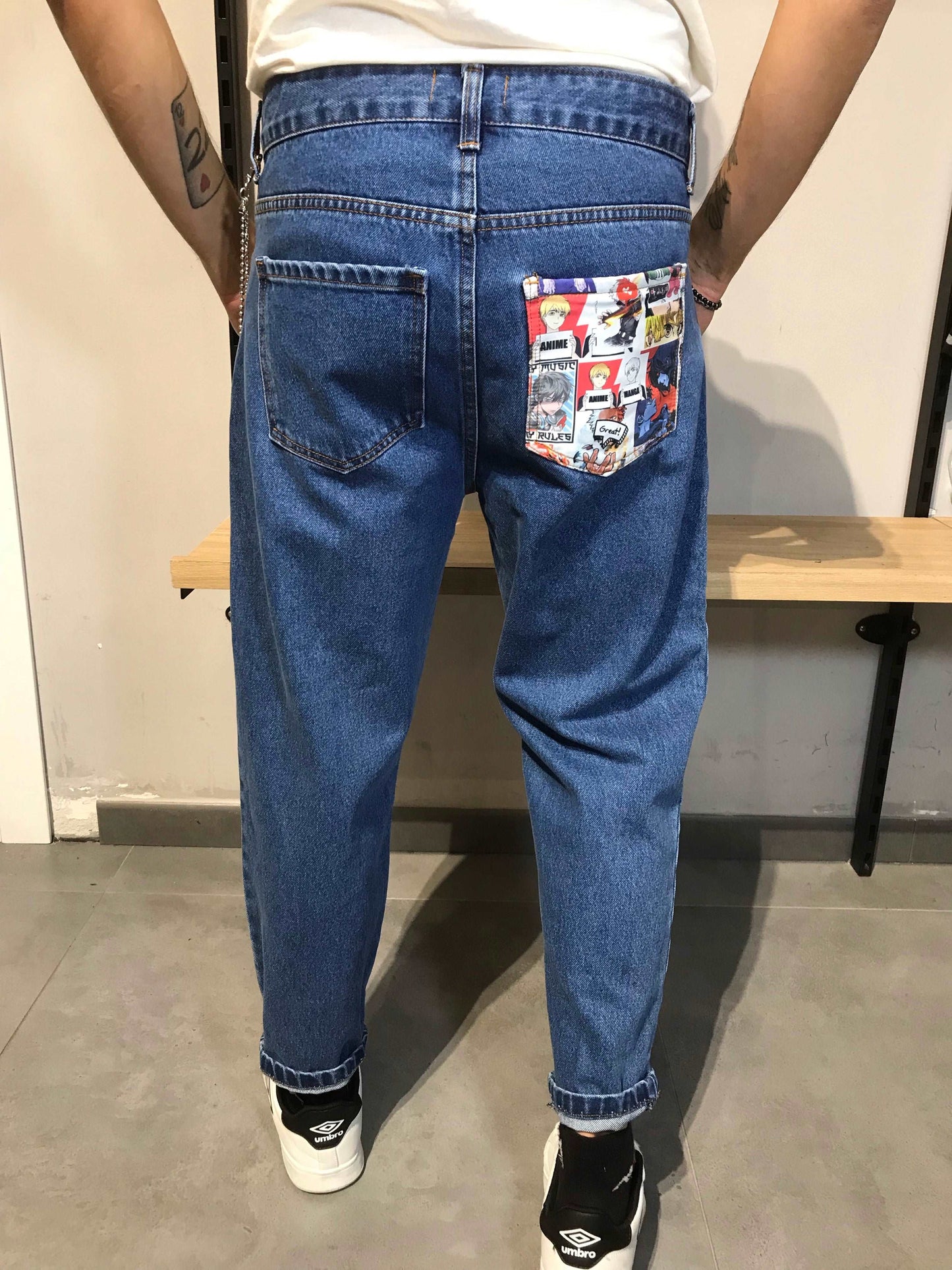 Jeans boy friends denim comodo unisex Made in Italy - indossato vista posteriore