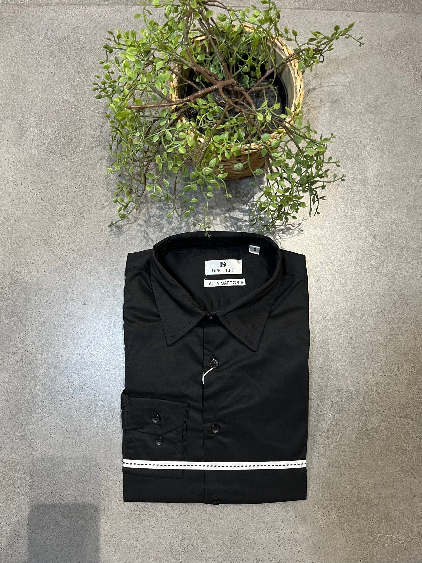 Camicia Uomo Nera in Cotone – Eleganza Classica Versatile