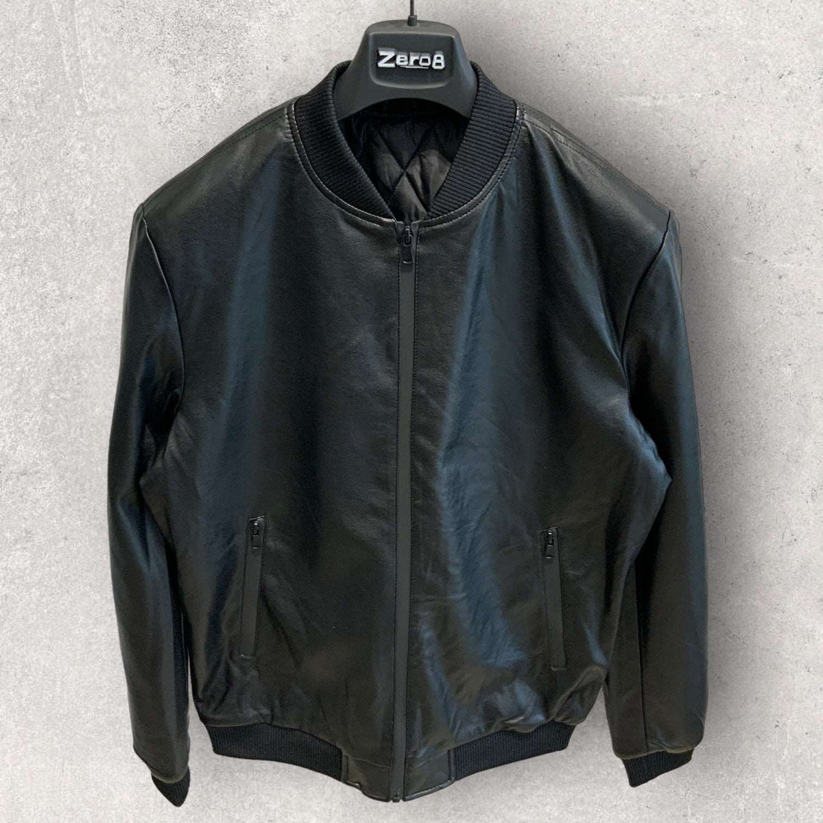 Giacchetto ecopelle nero uomo - dettaglio stile urban-chic