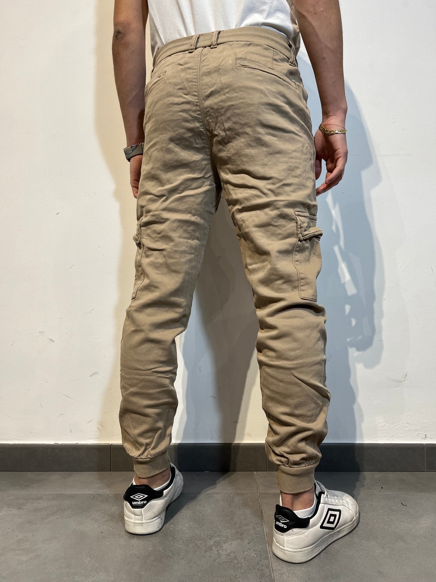Pantalone Cargo lungo colore beige