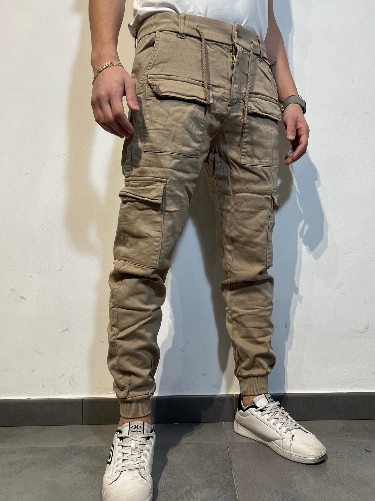 Pantalone Cargo lungo colore beige