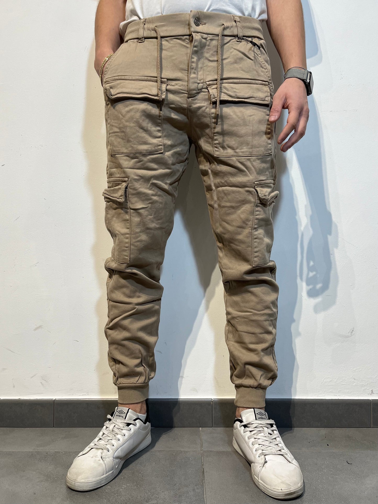 Pantalone Cargo lungo colore beige