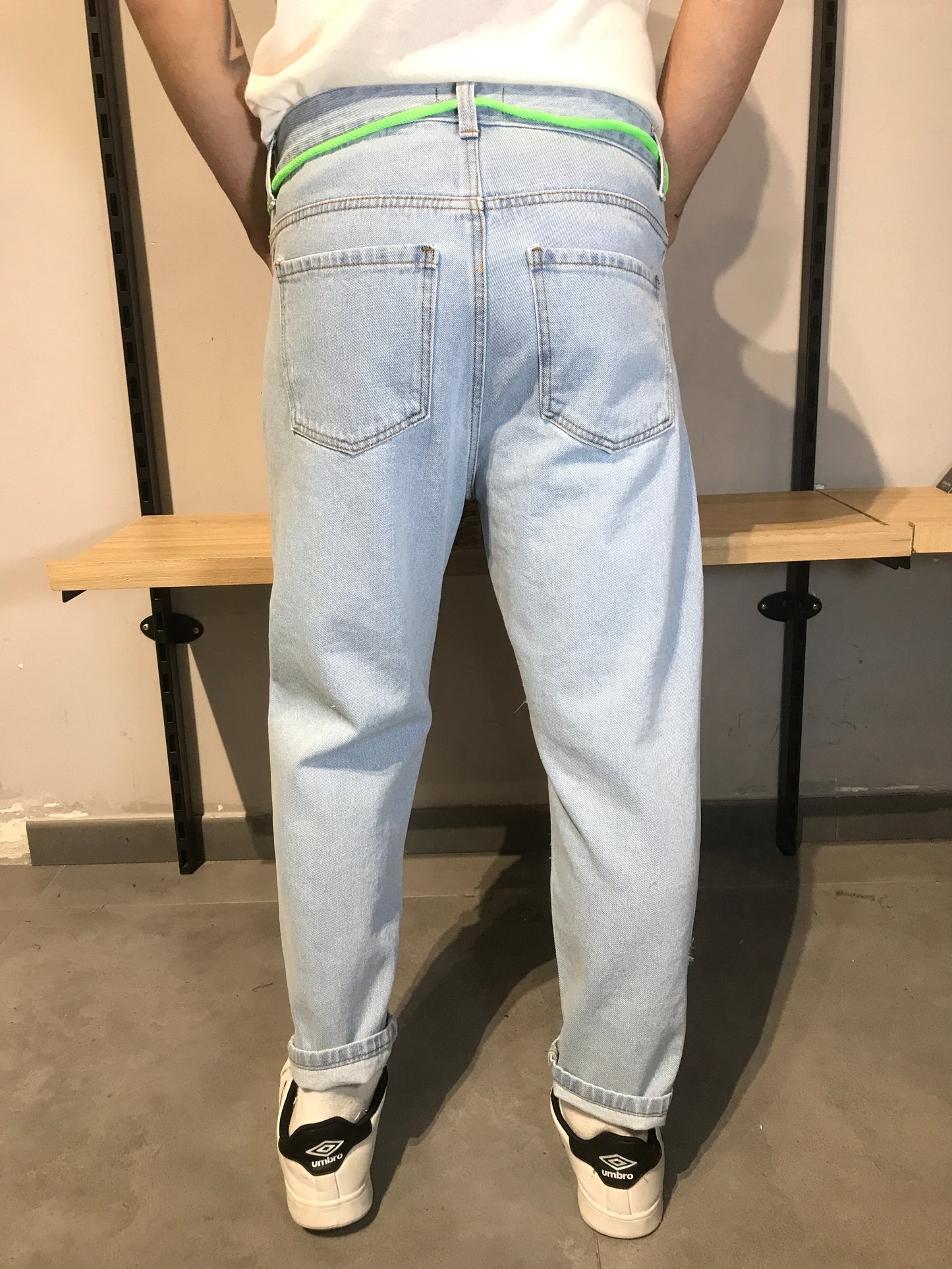 Jeans Unisex Made in Italy – Denim Chiaro con Patch Smile