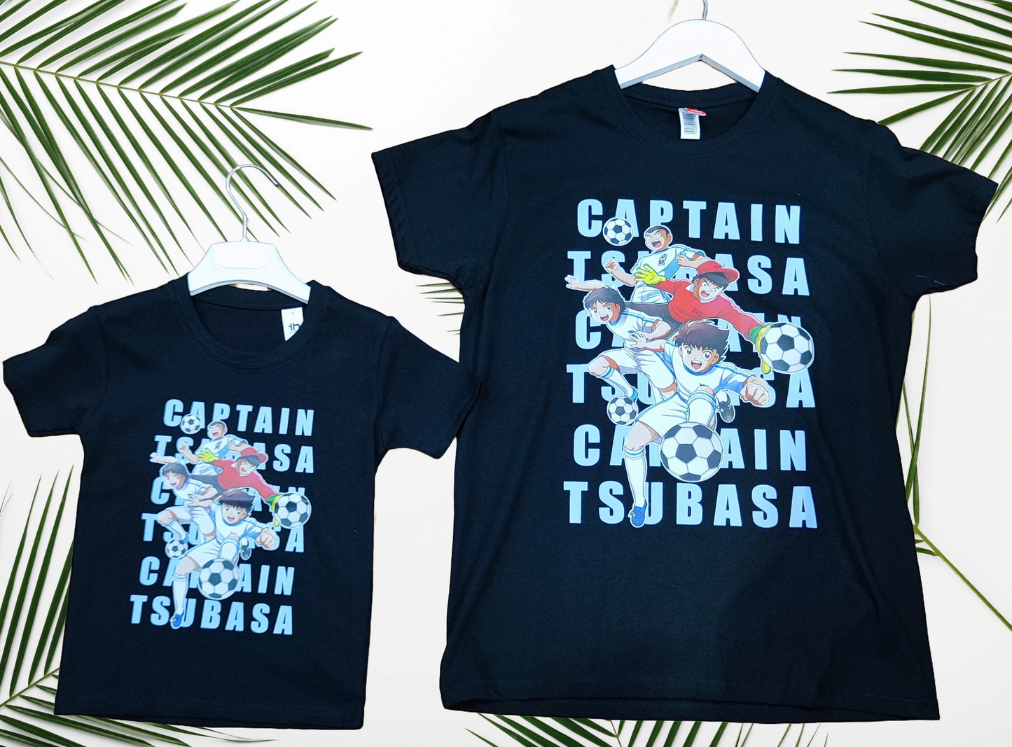 T-Shirt Mini Me Capitan Tsubasa – Bambini e Adulti Made in Italy Anime Calcio