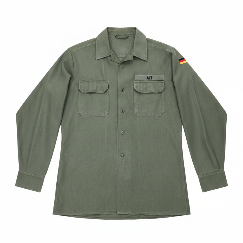 Camicia militare tedesca vintage Zio Paperone Relax Pop Art vista frontale – Pezzo unico – I Narcisi