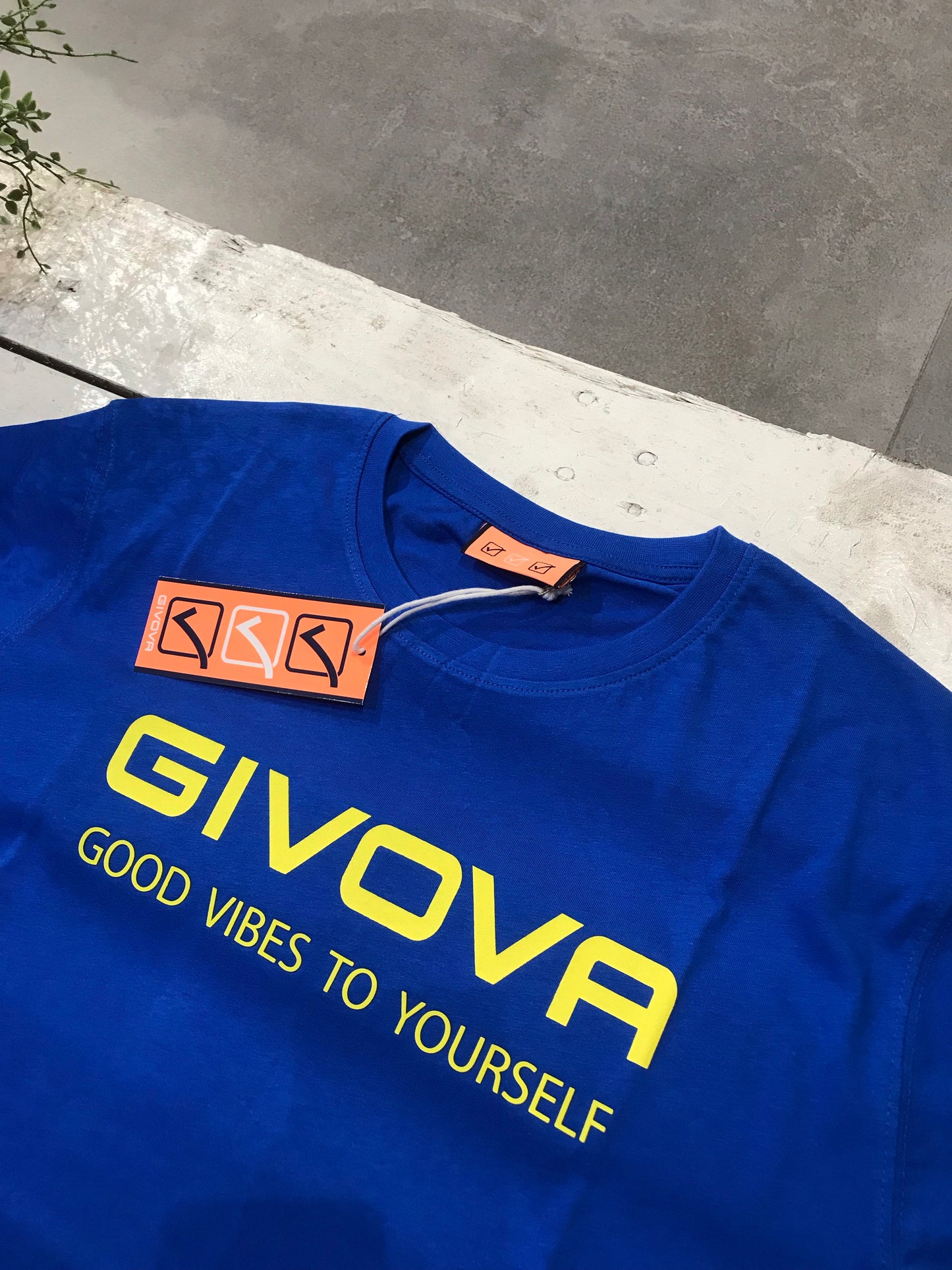 T-Shirt GIVOVA