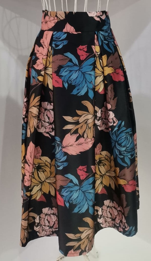 Gonna Invernale Made in Italy Nera con Stampa Floreale Multicolore