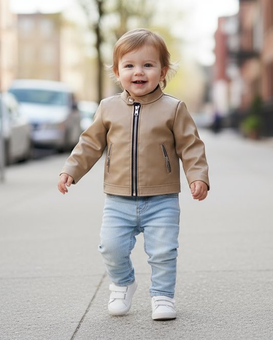 Giacchetto neonato in semipelle beige con zip frontale e bottoni automatici - vista frontale completa
