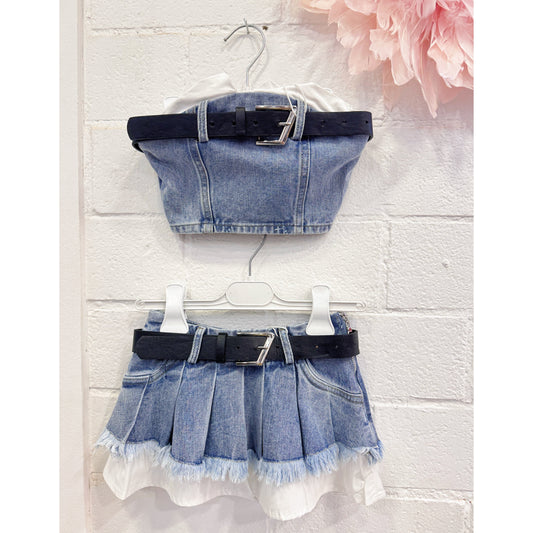 Completo Jeans Made in Italy da Bambina, top e gonnellina coordinati, disponibile da 4 a 14 anni.
