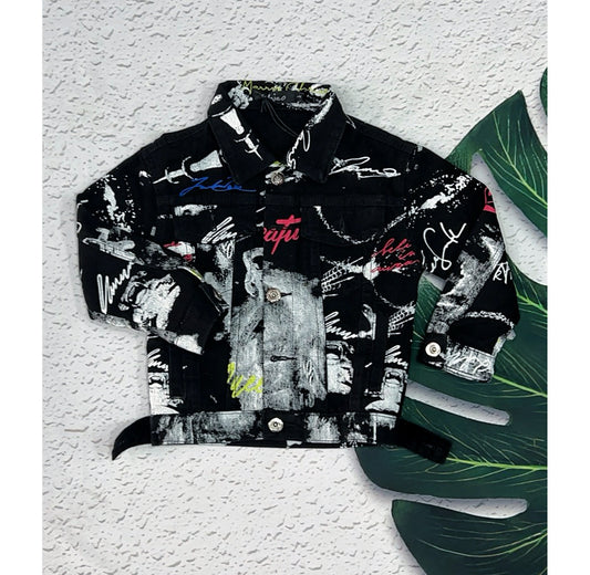 Giacca di Jeans nero disegnato da Bambino, Made in Italy, con disegni pop art, disponibile da 4 a 14 anni.