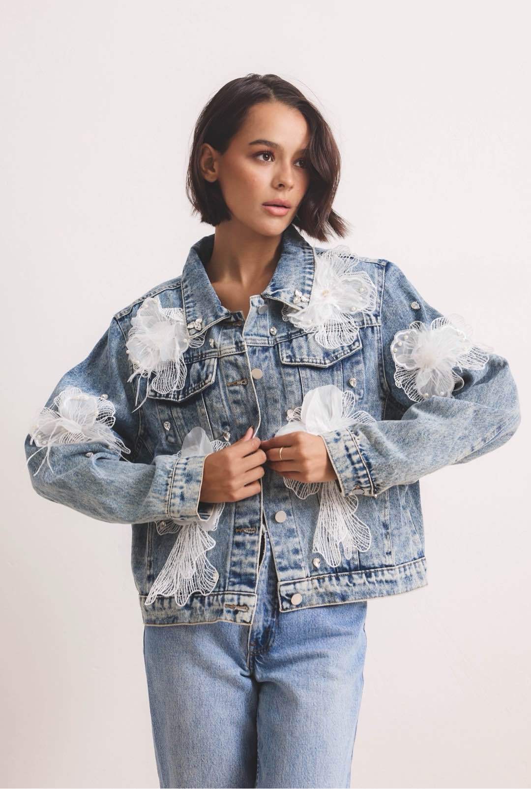 Giacca jeans donna con applicazioni in tulle Made in Italy – vista frontale | I Narcisi